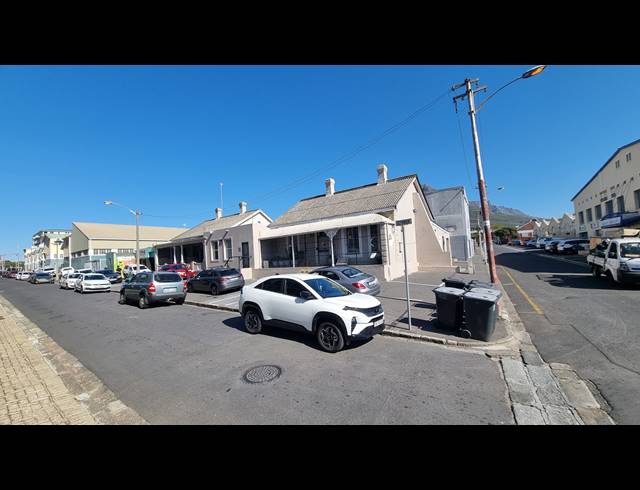 639M² BUILDING FOR SALE IN OBSERVATORY